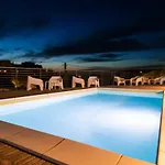 Dream Πανσιόν 4*